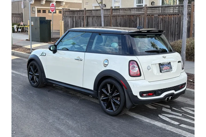 $8988 : 2011 Cooper Hardtop S image 8
