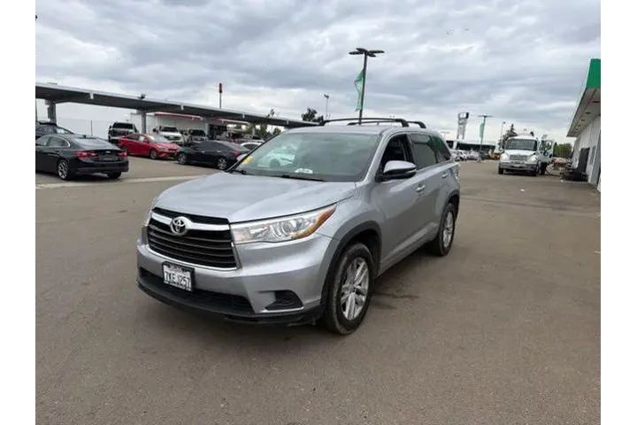 $18900 : Toyota Highlander 2015 LE 4d image 2