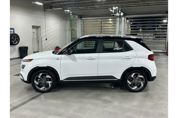 $18207 : Hyundai VENUE 2023 Limited 4 image 3