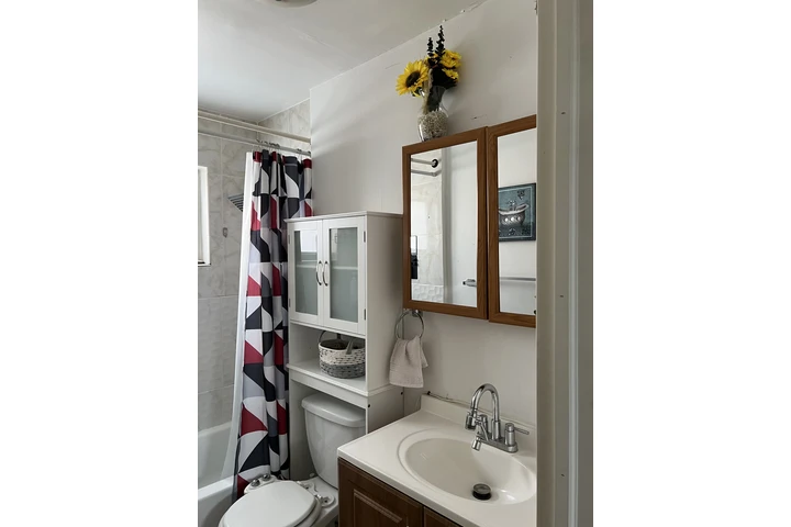 $950 : Se renta Cuarto image 8