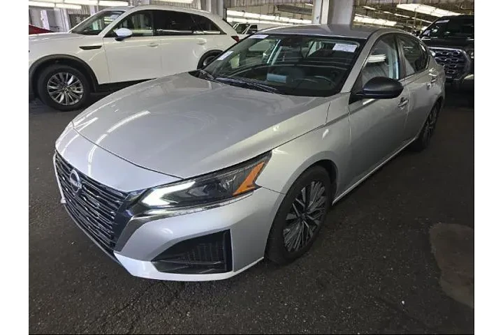 $21995 : Nissan Altima 2024 2.5 SV 4d image 1