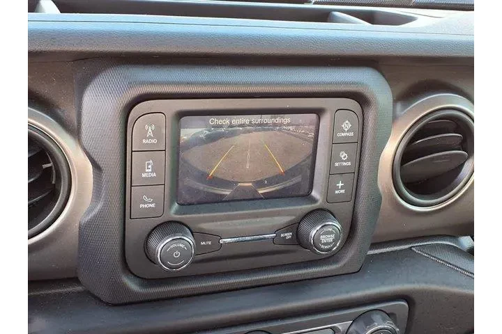 Jeep Wrangler 2020 4x4 Willy image 9