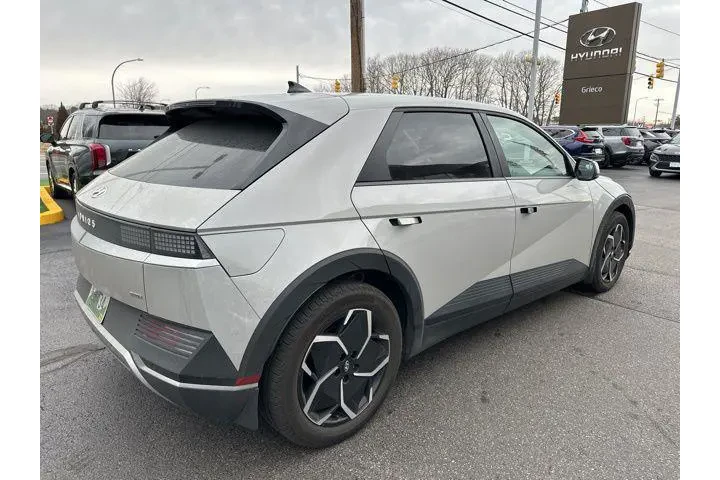 $18899 : Hyundai IONIQ 5 2022 AWD SE image 4
