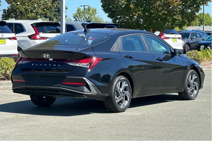 $21990 : Hyundai ELANTRA 2025 SEL Spo image 4