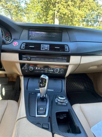 $5800 : 2011 BMW 5 Series 535i image 4