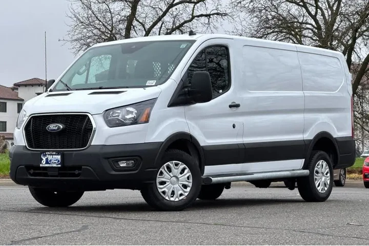 $35995 : Ford Transit 2024 250 3dr SW image 1