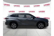 $42490 : Toyota Highlander 2024 LE 4d thumbnail