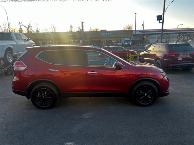 2016 Rogue FWD 4dr SV image 4