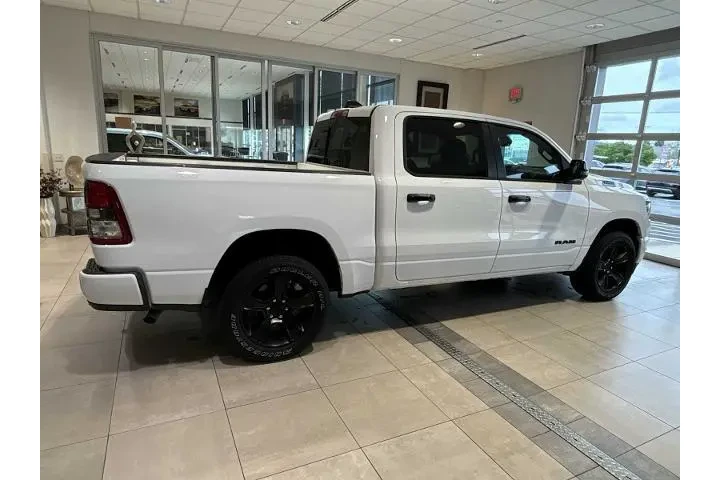 $38448 : Ram 1500 2023 4x4 Big Horn 4 image 2