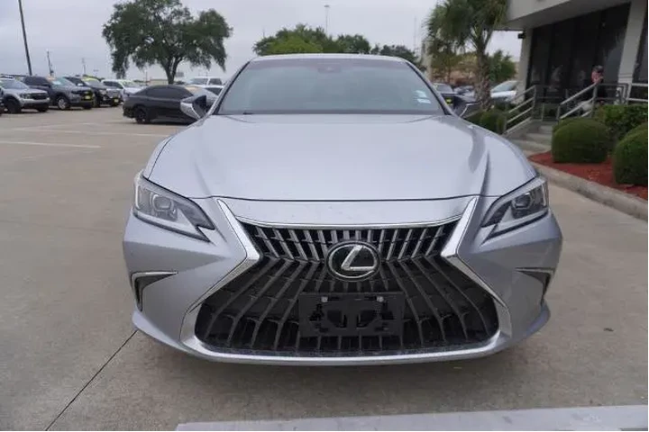 $38725 : Lexus ES 350 2022 4dr Sedan image 2