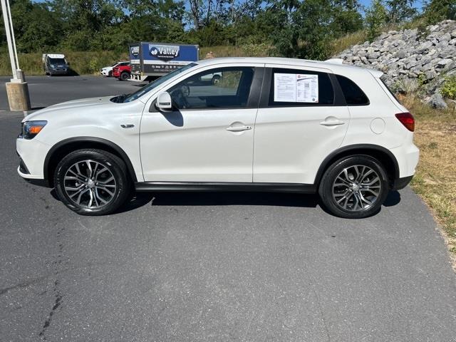 $18998 : PRE-OWNED 2019 MITSUBISHI OUT image 4