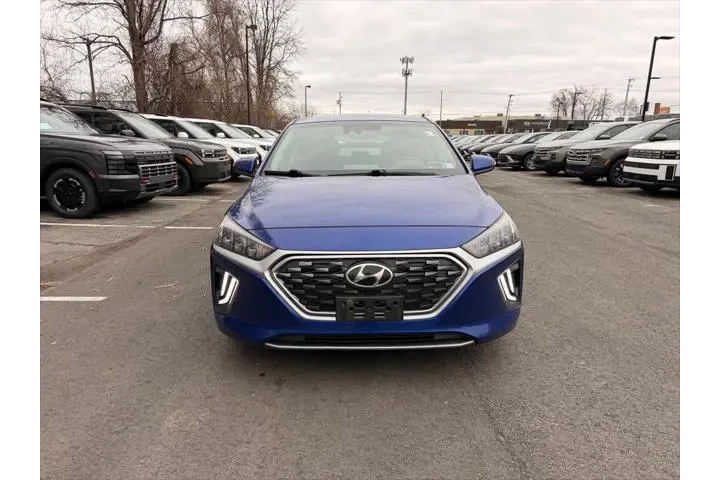 $17750 : Hyundai IONIQ Plug-in Hybrid image 9