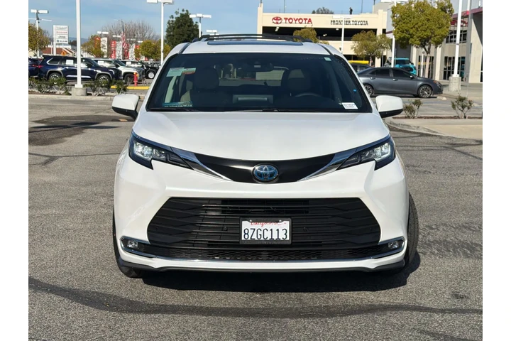 $38980 : Toyota Sienna 2022 XLE 8-Pas image 2