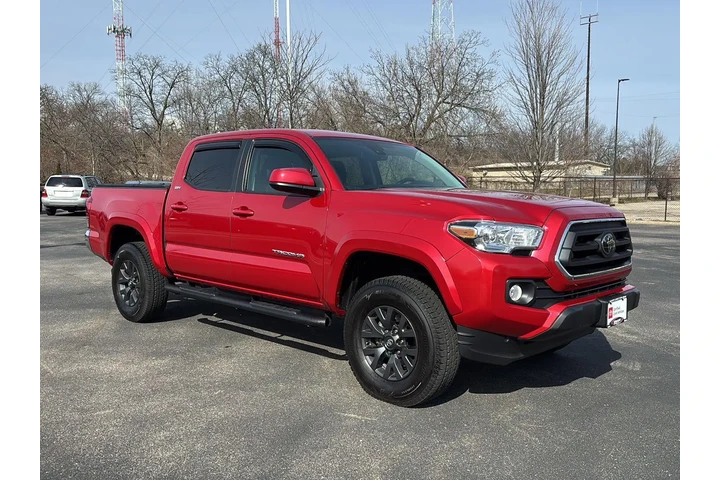 $38111 : Gold Certified 2023 Tacoma SR image 9