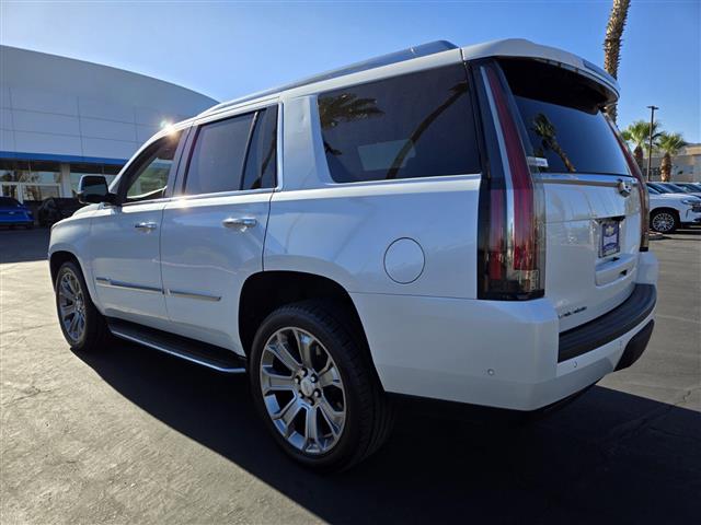 $47923 : Pre-Owned 2020 Escalade Luxury image 4