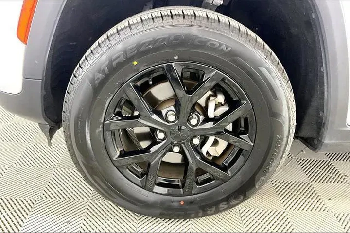 $29148 : Jeep Grand Cherokee 2024 4x4 image 7