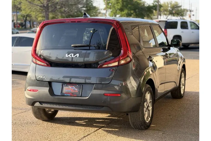 $15499 : 2022 Soul LX image 9