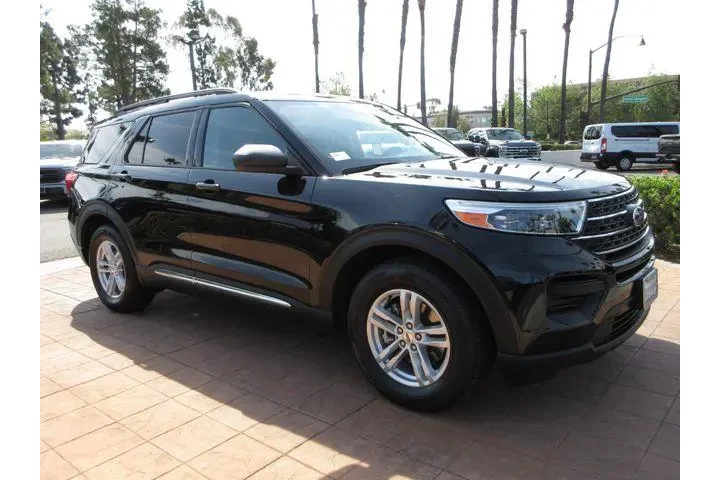 $27296 : Ford Explorer 2023 XLT 4dr S image 6