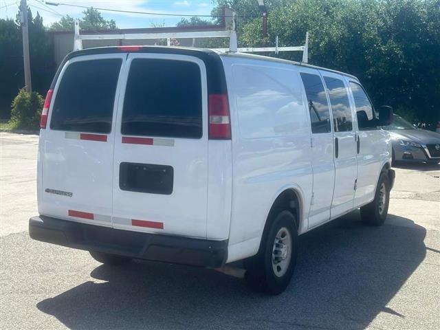 $21990 : 2017 CHEVROLET EXPRESS 2500 C image 7