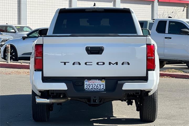 $36300 : Tacoma SR5 image 6