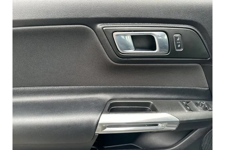 $23990 : Ford Mustang 2018 GT 2dr Fas image 10