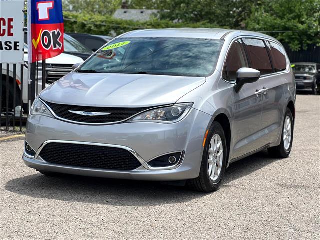 $12999 : 2017 Pacifica image 2