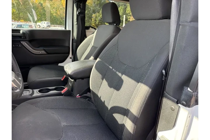 $18776 : Jeep Wrangler 2016 4x4 Black image 9