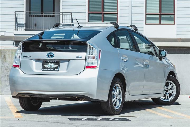 2011 Prius I image 4