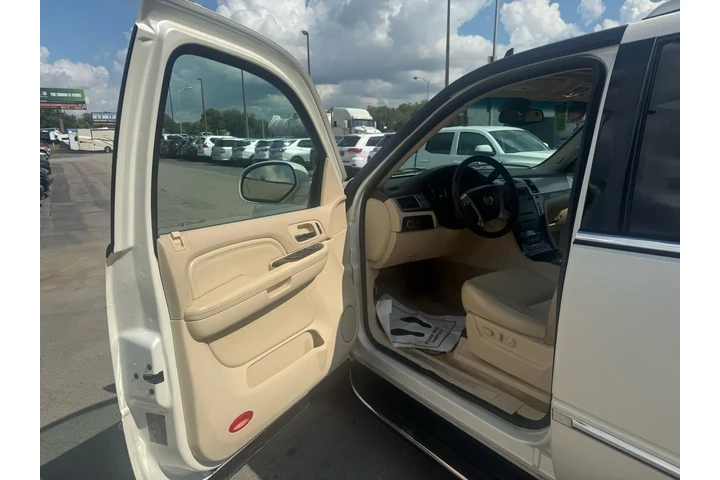 $7980 : 2007 Escalade AWD 4dr image 9