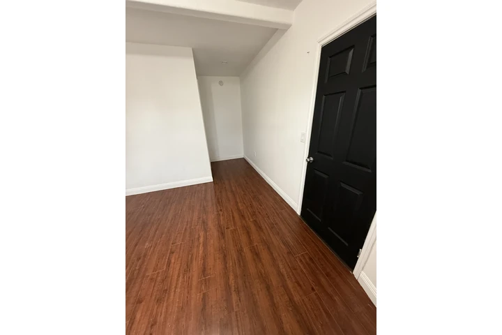 $1300 : SE RENTA RECAMARA PRIVADA image 5