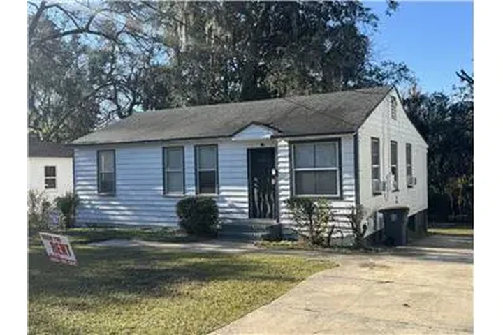 $650 : Rental property with 1 bedro image 1