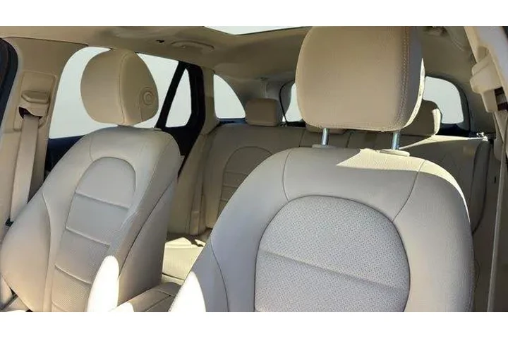 $31786 : Mercedes-Benz GLC 2022 GLC 3 image 10