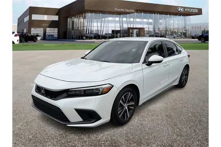 $20985 : Honda Civic 2024 LX 4dr Hatc image 1