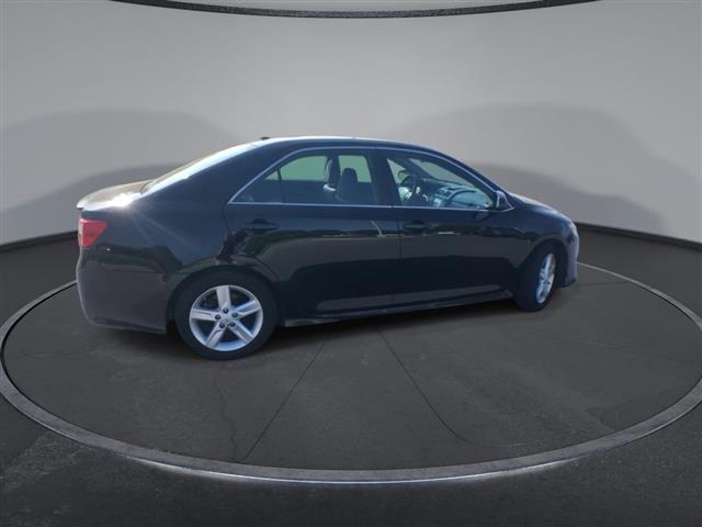 $9600 : PRE-OWNED 2014 TOYOTA CAMRY SE image 9