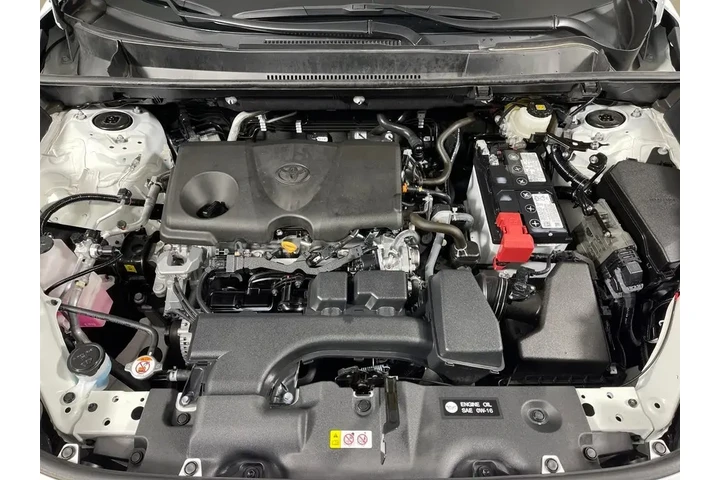 $35995 : Toyota RAV4 2025 AWD XLE 4dr image 9