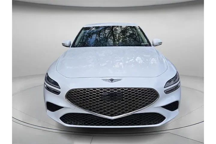 $27998 : Genesis G70 2023 2.0T 4dr Se image 3