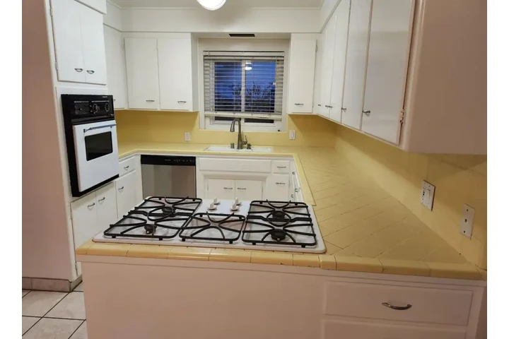 $2500 : Lovely Home for rent image 3