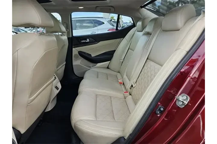$16990 : Nissan Maxima 2018 Platinum image 6