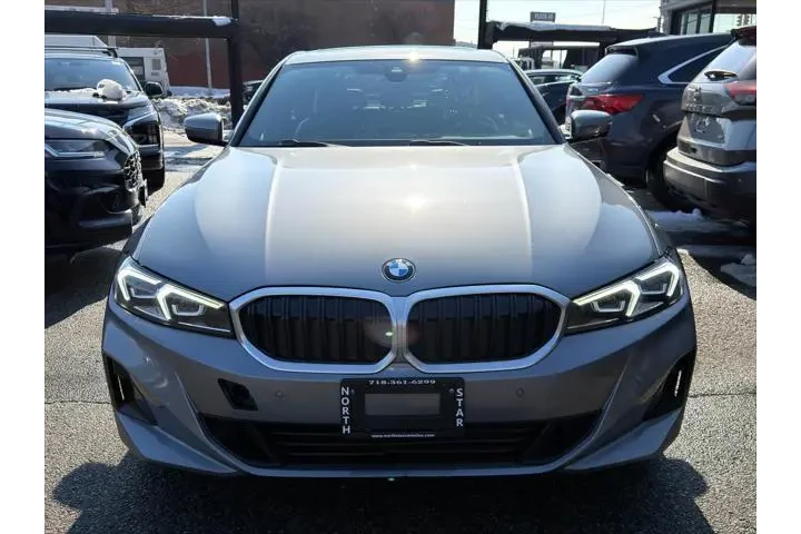 $27795 : BMW 3 Series 2024 AWD 330i x image 2