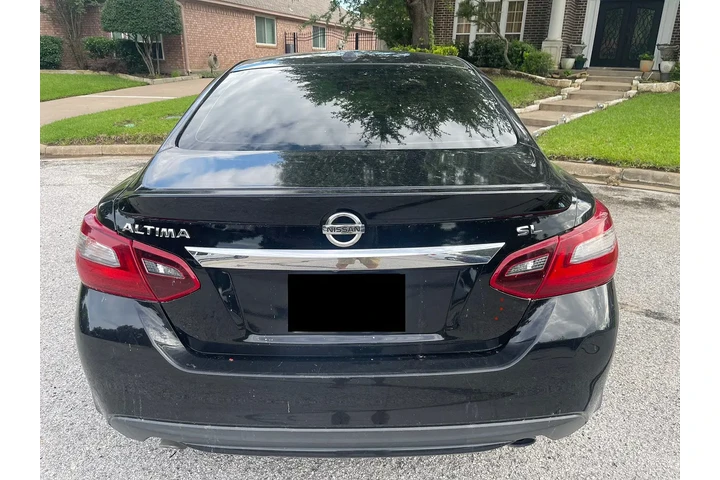 $5500 : 2018 Nissan Altima SL image 10