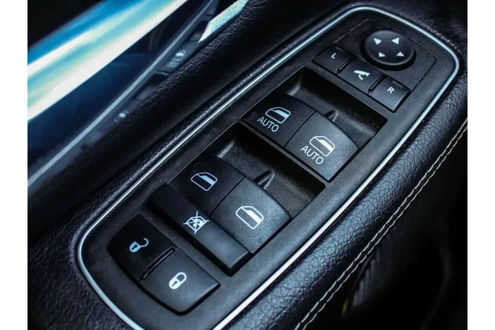 $39990 : Ram 1500 2023 4x4 Laramie 4d image 10