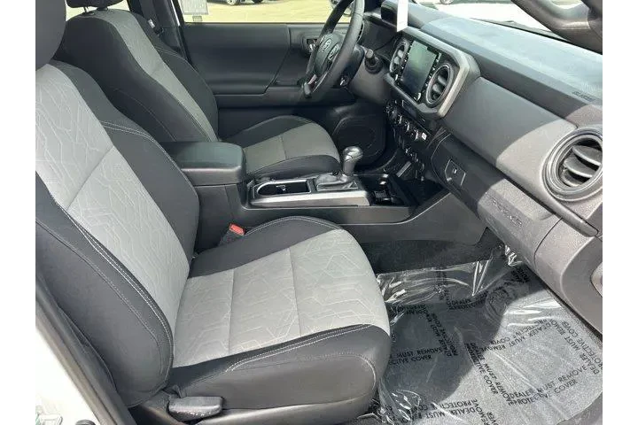 $37846 : Toyota Tacoma 2023 4x4 TRD P image 10