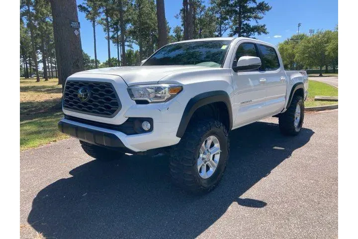 $32035 : Toyota Tacoma 2021 4x4 SR5 V image 8