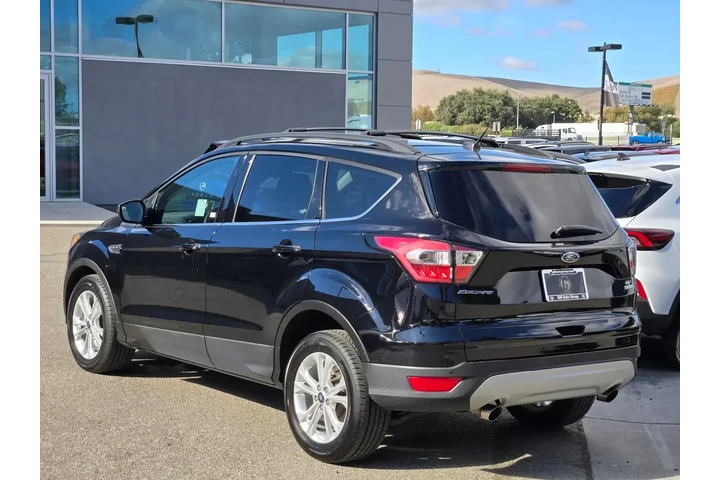 $9500 : Ford Escape 2017 SE 4dr SUV image 6