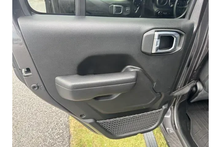 $26995 : Jeep Wrangler Unlimited 2021 image 8