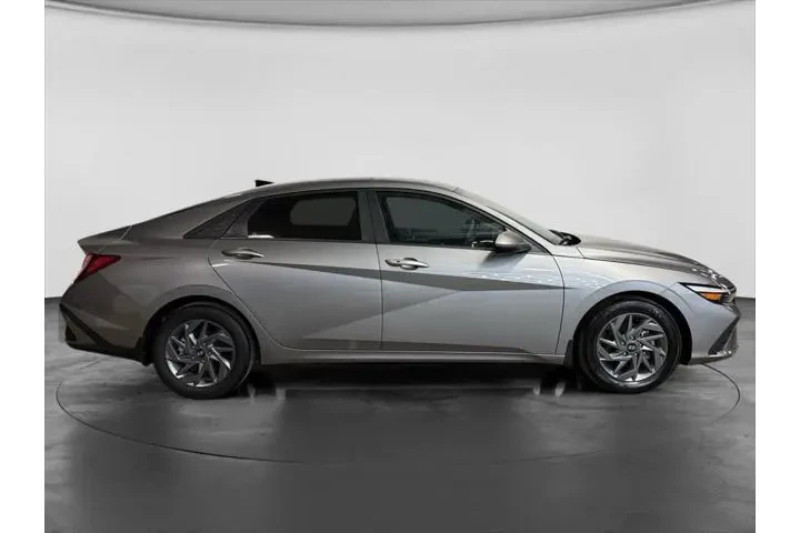 $22248 : Hyundai ELANTRA 2024 SEL 4dr image 5