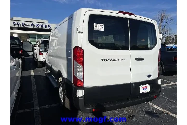 $34995 : Ford Transit 2024 250 3dr SW image 2