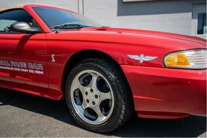 $32500 : Ford Mustang SVT Cobra 1994 image 6