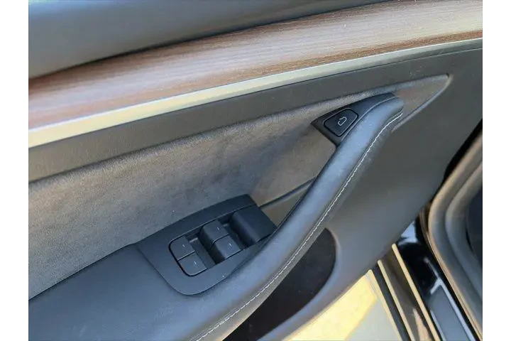 $32200 : Tesla Model Y 2024 Long Rang image 9