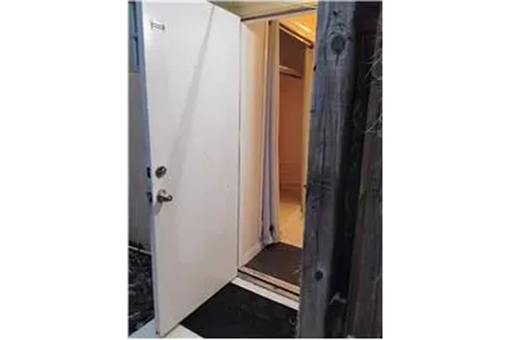 $1250 : Rental property with 1 bedro image 8